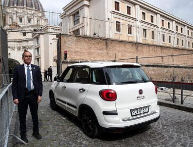 Papa apresenta leve melhora e reza pelas vítimas em Mianmar