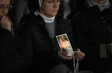 Papa envia mensagem de voz aos fiéis: "Obrigado pelas orações, os acompanho daqui"