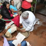 Rito do Lava-Pés leva fé católica à comunidade indígena no Noroeste