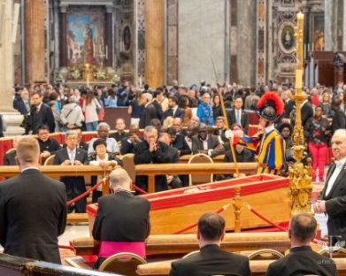O Último Adeus ao Papa Francisco Basílica de São Pedro, Vaticano