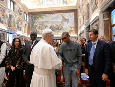 Papa: não somos filhos únicos nem sócios, a fraternidade é a resposta à indiferença