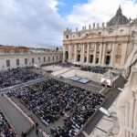 Leão XIV: Terço pela paz na Praça São Pedro, em 11 de outubro