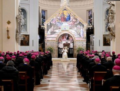 O Papa aos bispos italianos: sejam profetas da paz num tempo marcado por fraturas