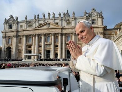 Os tempos do verbo desarmar no canto de paz de Leão