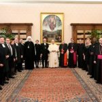 Papa: a missão dos cristãos é levar a luz do Senhor aos cantos mais sombrios do mundo