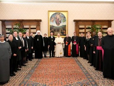 Papa: a missão dos cristãos é levar a luz do Senhor aos cantos mais sombrios do mundo