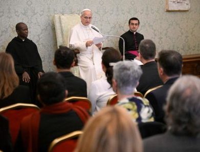 O Papa: ajudar os jovens a crescerem numa intimidade mais profunda com o Senhor