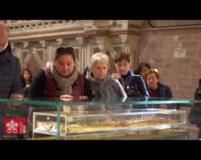 Assis, um povo peregrino do mundo inteiro para rezar com São Francisco