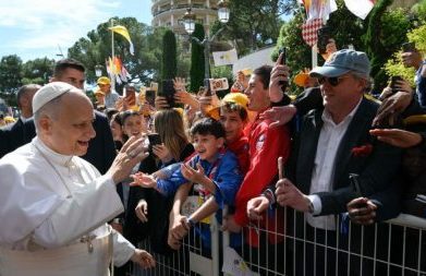 Papa em diálogo com os jovens: o que dá solidez à vida é o amor de Deus