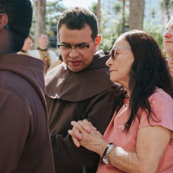 Celebração Eucarística na Igreja São Francisco de Assis em Campo Grande, MS no dia 23 de abril na qual o Ministro Geral recebeu a Profissão Solene de Frei Edson Roberto Andrade, Frei Maicon Custódio de Jesus da Silva e Frei Matiel de Oliveira Bernabé, OFM.