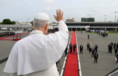 Leão XIV deixa Angola para seguir à Guiné Equatorial, última etapa na África