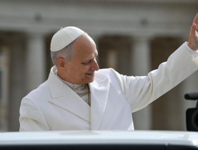 O Papa: a Lumen Gentium explica positivamente a natureza e a missão dos leigos