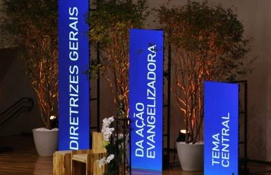 Aumenta o número de católicos no mundo. No Brasil, análise do Censo 2022 orientou construção das DGAE