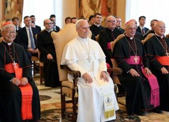 Leão XIV: a era hipermidiática gera pobreza espiritual