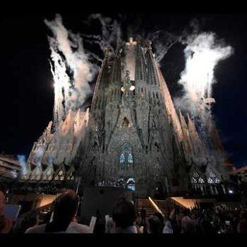 Leão XIV na Sagrada Família: não podemos acreditar em Jesus e promover a guerra