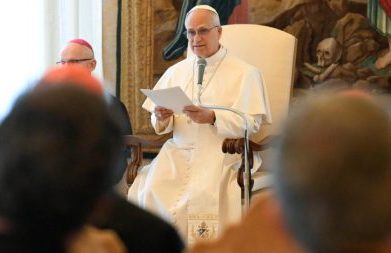 Papa: contra a idolatria do lucro, construir a civilização do amor
