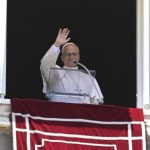 O Papa, Angelus: Deus vê as feridas das guerras e o vazio do consumismo