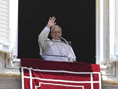 O Papa, Angelus: Deus vê as feridas das guerras e o vazio do consumismo