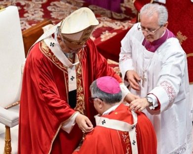 Quatro arcebispos brasileiros recebem o pálio arquiepiscopal na Solenidade de São Pedro e São Paulo