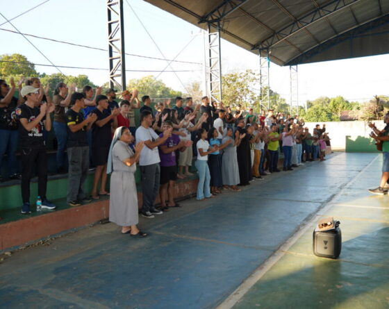 Abertura do 10º ACAMPFRANCIS 2026 marca início de quatro dias de fé e convivência na Serra do Roncador