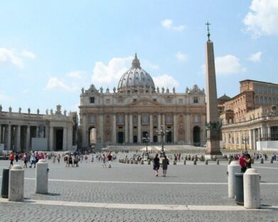 Papa assina a nova “Constituição” do Estado da Cidade do Vaticano