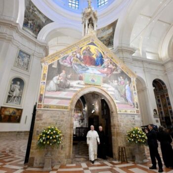 Assis aguarda Leão: o Papa encoraja os jovens a sonharem com "coisas grandes"