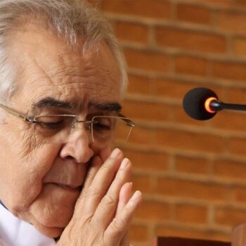 Pe. Zezinho, scj celebra seis décadas de sacerdócio e uma trajetória pioneira na música, na comunicação e na catequese