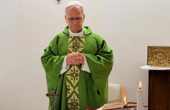 Papa celebra missa no hospital: exames confirmam melhora constante da saúde