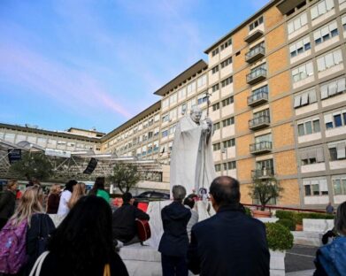 O Papa deixa o Hospital Gemelli no início da tarde. Amanhã ele fará a oração do Angelus no Vaticano