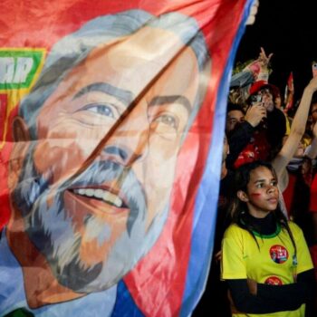Lula é reeleito presidente do Brasil no segundo turno com 51,79% dos votos válidos
